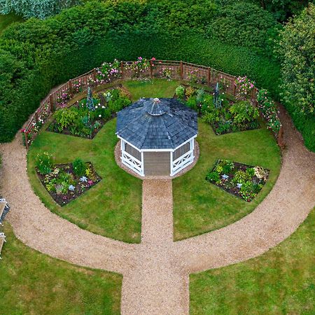 Отель Hartsfield Manor Доркинг Экстерьер фото