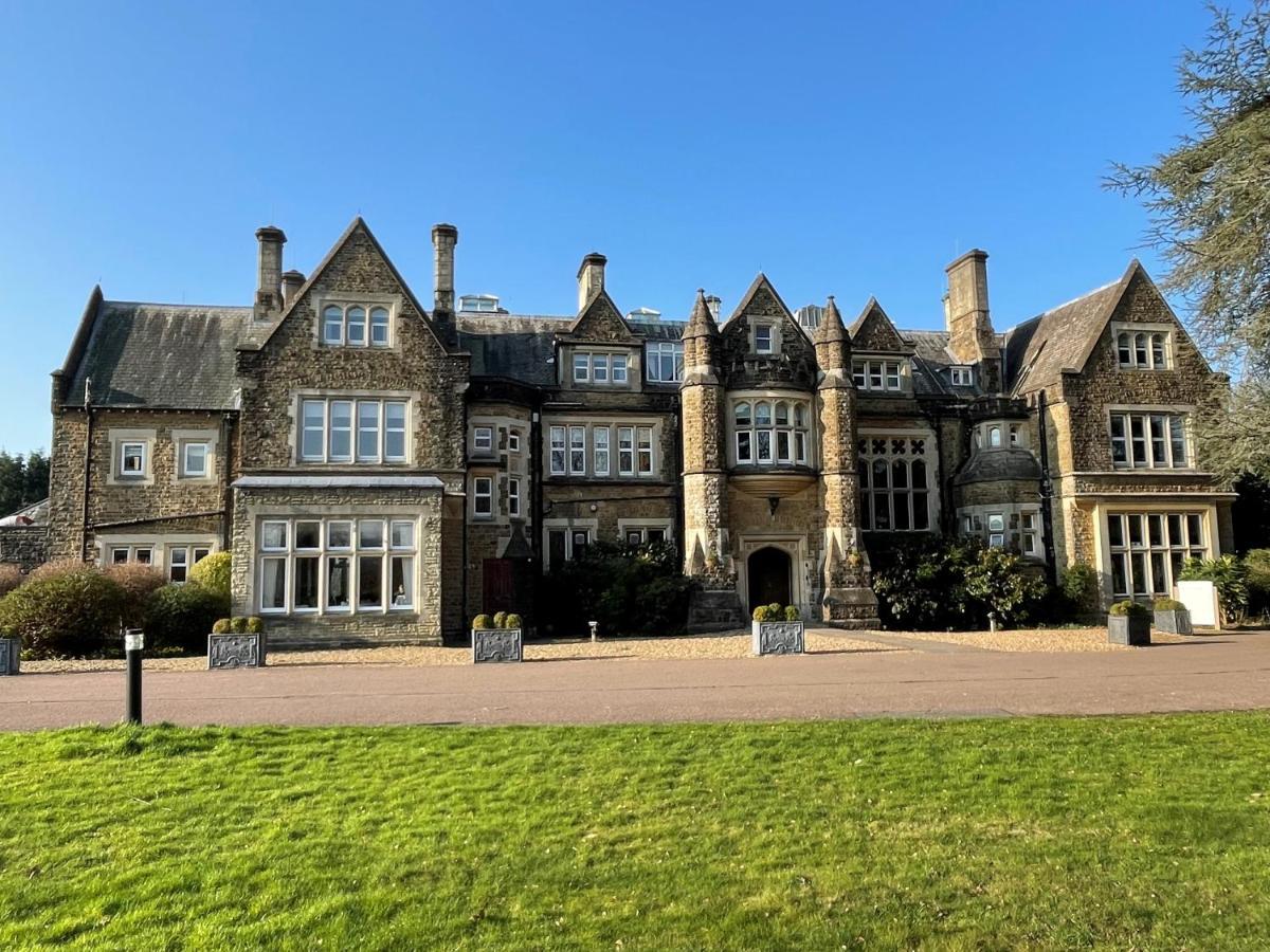 Отель Hartsfield Manor Доркинг Экстерьер фото