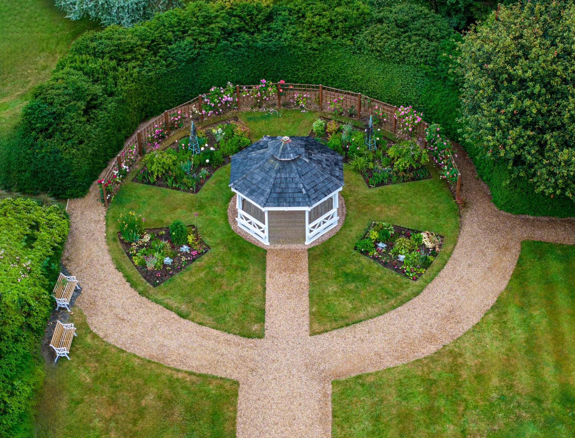 Отель Hartsfield Manor Доркинг Экстерьер фото