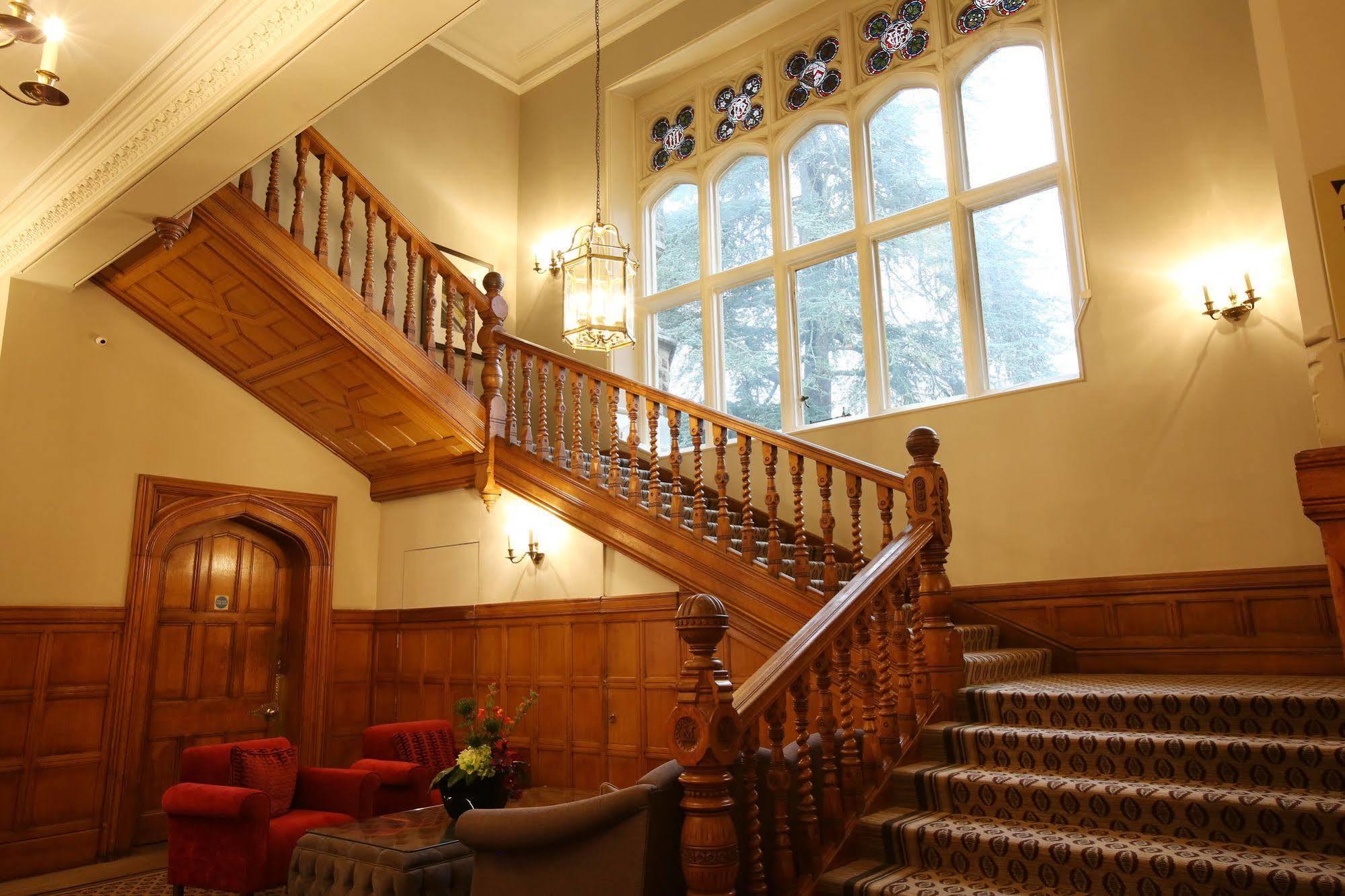 Отель Hartsfield Manor Доркинг Экстерьер фото