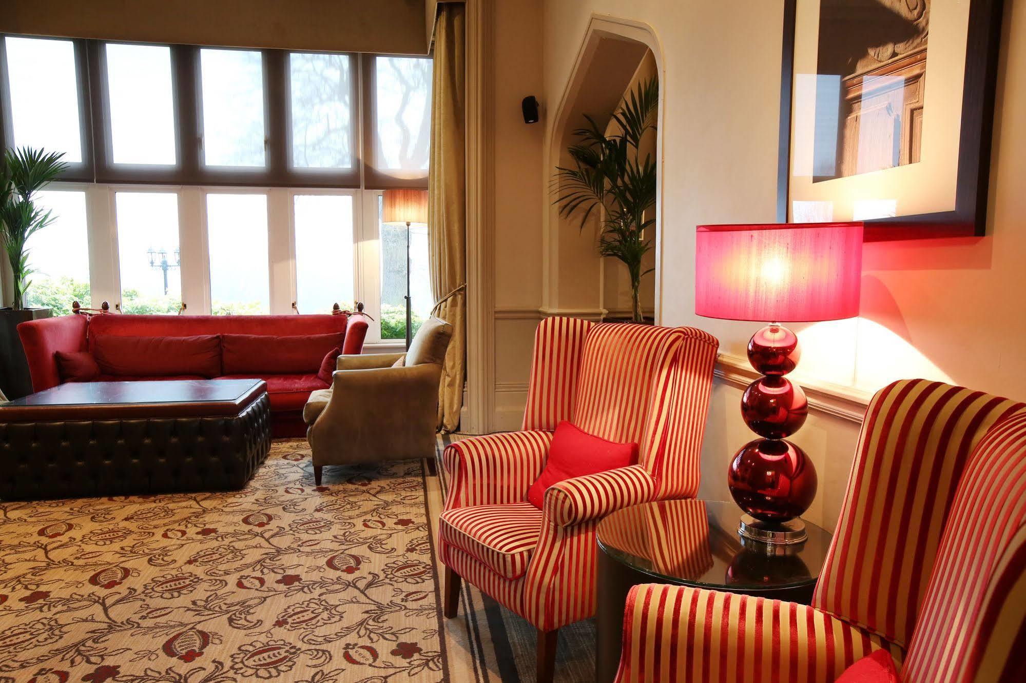 Отель Hartsfield Manor Доркинг Экстерьер фото