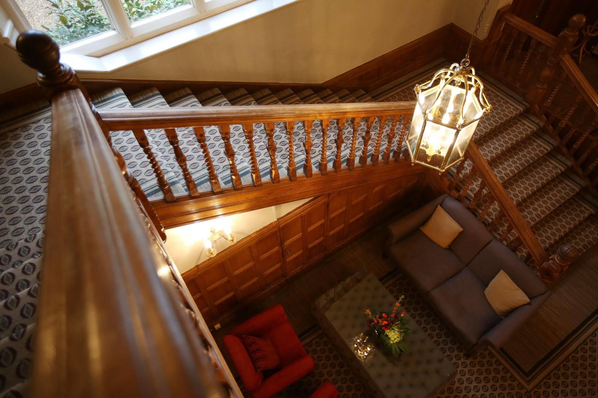 Отель Hartsfield Manor Доркинг Экстерьер фото